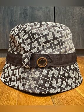 Tommy Hilfiger Y2K Patterned Bucket Hat L/XL NWOT